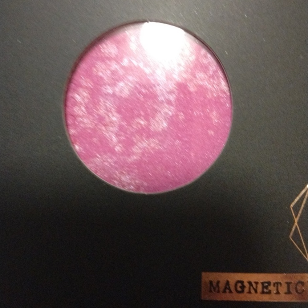 Lethal Cosmetics Face Powder - Picture 2 of 3